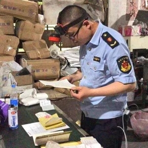 ��ꎲ�@һ���r(ji��)ֵ��280�fð�ơ�ɫĸ����