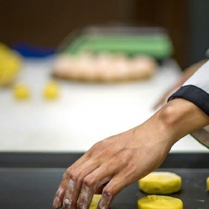 ���K���ꌢ����300�ҡ����؃�(y��u)��ʳƷС����