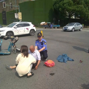 ���늄���݆܇����·���g �F(xi��n)��һƬ�ǽ�......