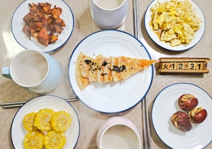 �����ְֽ�����ͷ��� ӭ�����õ�һ��