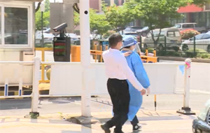 ���Ĳ�ͣ���W����ռ�����΢