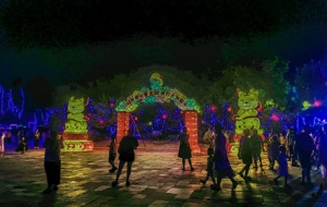 ��ɽ�����Έ@ ҹĻ���R�޺��W�q