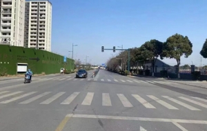 ����@10�l·��׃��