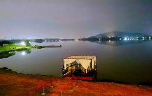 ҹ���S�ģ���;�����L�� һ·��Ҋ