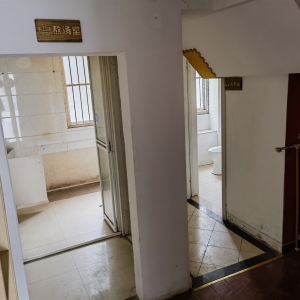 �������˺��H�ݹ����T�淿һ�ף��Ђ�Ů��͡���