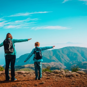 �o���������������Ӂ�һ���f�߾��ߵ����У�