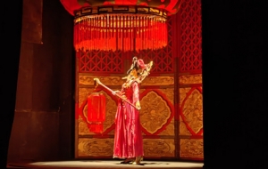 �ö�؅^��ǧ���飬������ɫ��ֵ��һ��