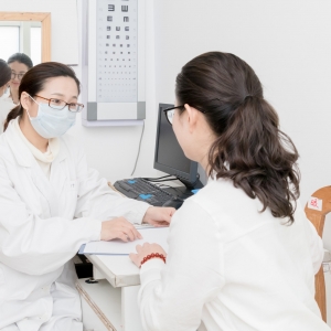 �l�����A�s�w�z�ĕr�򣬰l�F��]��