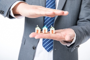 �W�\����С�^�D��̎��·�ϣ��ܶ��˷���ײ���^����I��Ȼ���^���R˾�C��Ϲ��