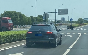 ����·�ϵ�܇����ô�_��܇�Ĵ������pŮ�ԣ�