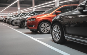 ��ɽ��ͣ܇�����b�ڗU��Ĺ��࣬��(g��)���X�����M(f��i)�r(sh��)��ԓ���L��...