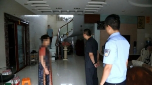 �賿����������2�ˣ��Ђ�5��...