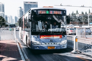 �@Щ������·��ֱ�_��ꎸ��Fվ��