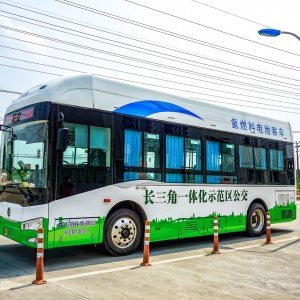 70�q����������悹��������M�Ć���