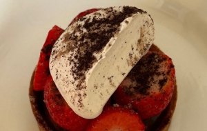 �W�ѷ������c��һ��۸�����ݮ�ۺ��߱سԵ����c��