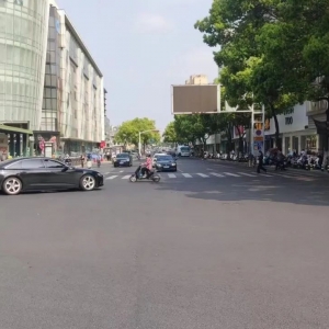 ע�⣬�н�ͨ���ƣ�