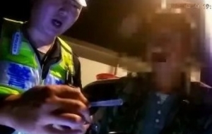 ���{�����N�{�պ��ٷ������һ���ӱ�ץ