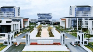 �����µؘ��ˣ����ڽ����У�^