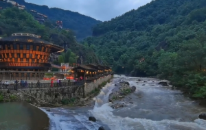 ����һ���Ʉ������M�M����ѣ��o���Ϳ̵��ഺ