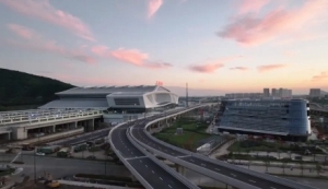 �@�l;��(j��ng)��ꎵ��F·���������M(j��n)չ����