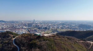 ���ĸ��ꎣ�ɽ��L���I����Ȼ֮��