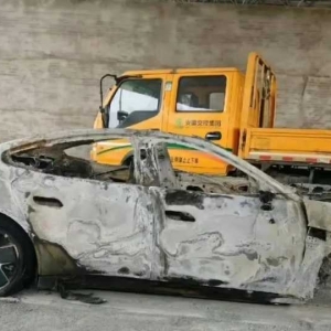 3��������С��ͨ��SU7������ײ��ȼ��r