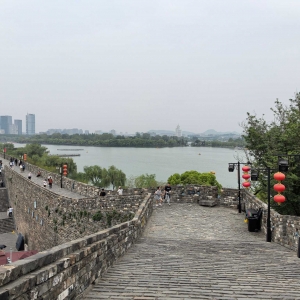 ���Ͼ��ǉ����_�Ƕξ�ɫ�^�ѣ�һ��̤�^������