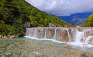 �z�Ѷ�������ѩɽ�����˱�ˮ�{�죡�h�x��������