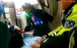 ���ˣ�����@��ĸ��ƽ��