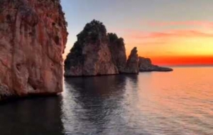 �S�ģ�ĺɫȾɽ��ɽ��һɫ�������ڳȹ���